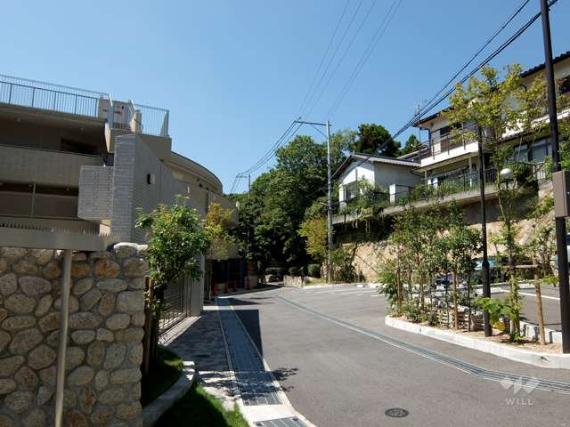 敷地北側の前面道路