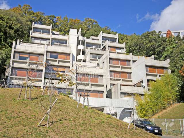 ザ・六甲アパートメントの外観(南側から)