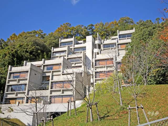 ザ・六甲アパートメントの外観(南東側から)