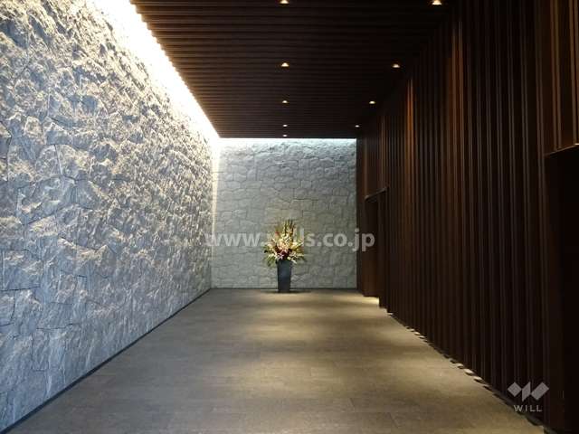 エントランスアプローチ（屋内部分）