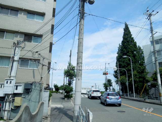 敷地南側の前面道路