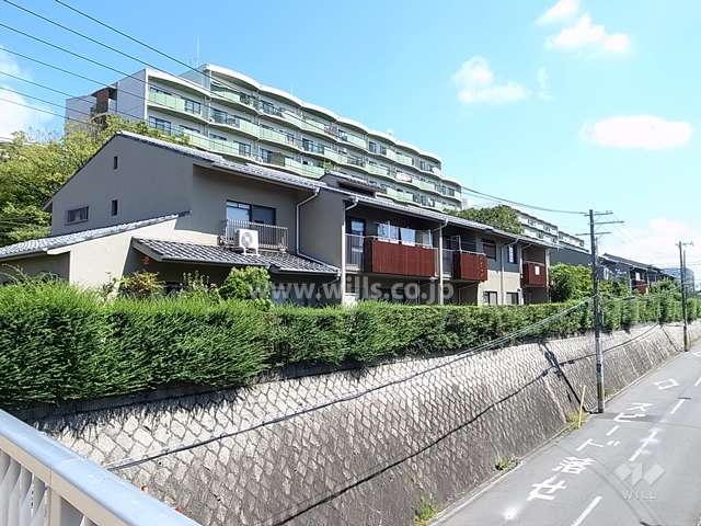 千里王子住宅　テラスハウスの外観（南西側から）