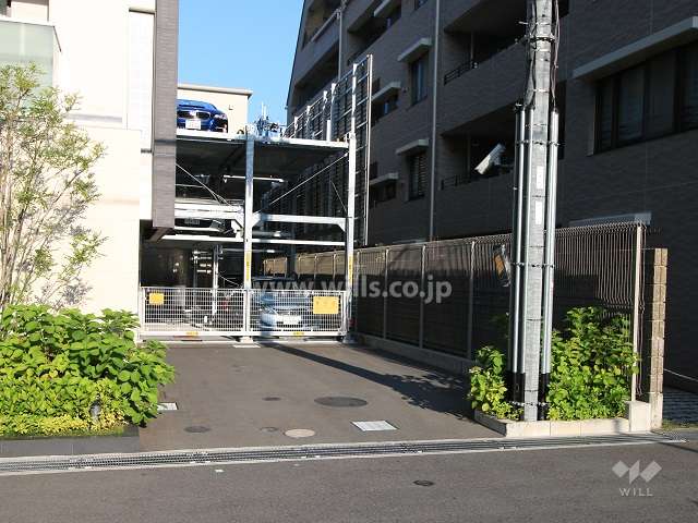 駐車場出入り口