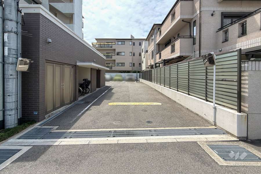 駐車場の出入口