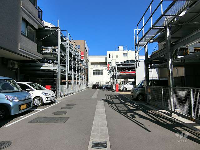 駐車場は屋外機械式と屋外平面式があります。