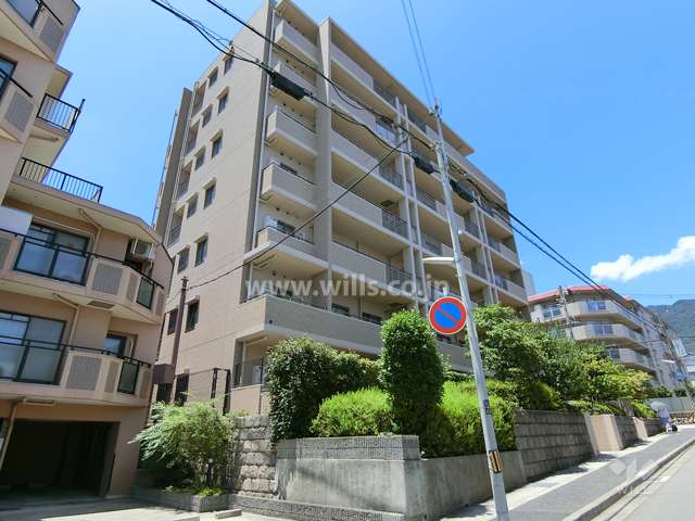 メゾン六甲篠原の外観（南東側から）