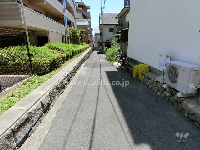 敷地西側の通路