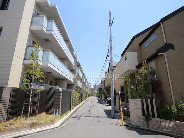 敷地南側の前面道路