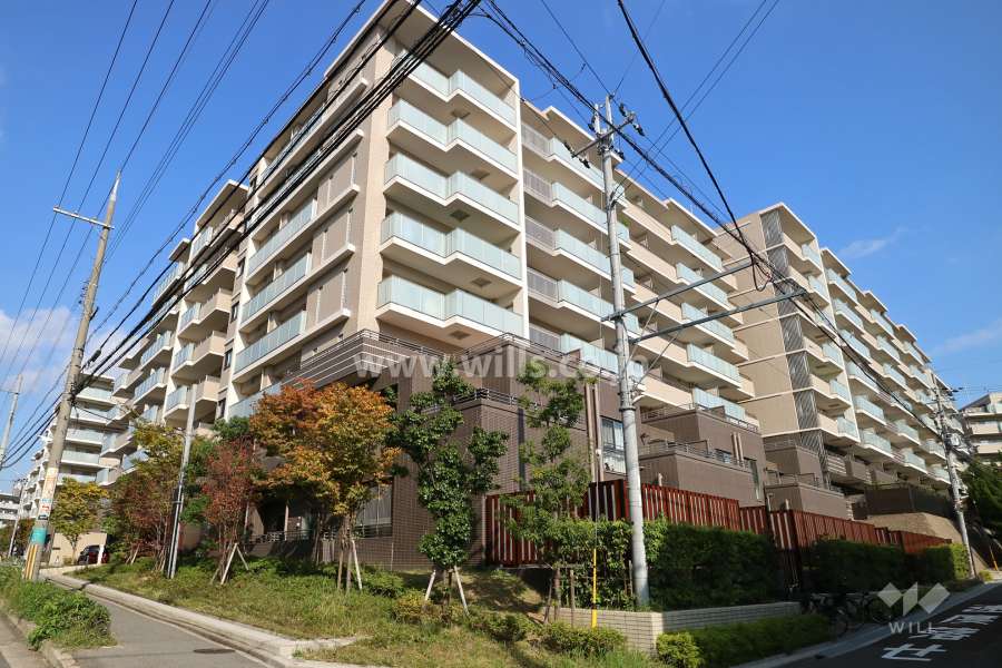 グランロジュマン豊中少路Ｃ棟の外観(北西側から)