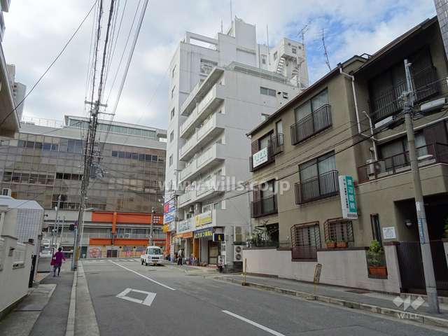 敷地南側の前面道路