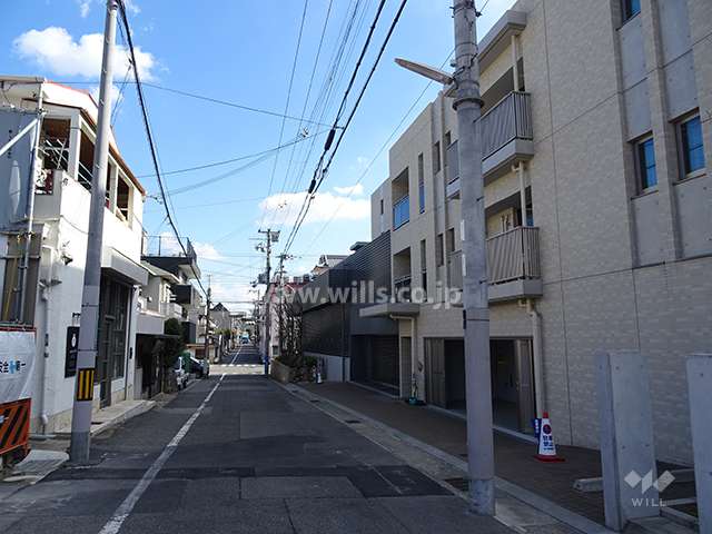 敷地北側の前面道路