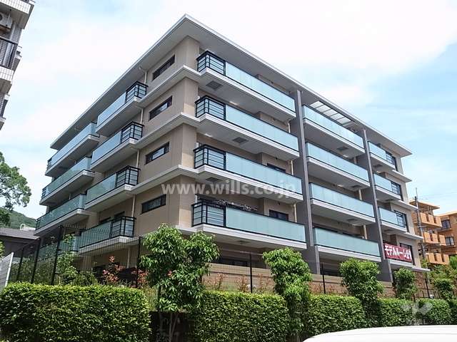 ユニハイムエクシア池田城山の外観（南東側から）