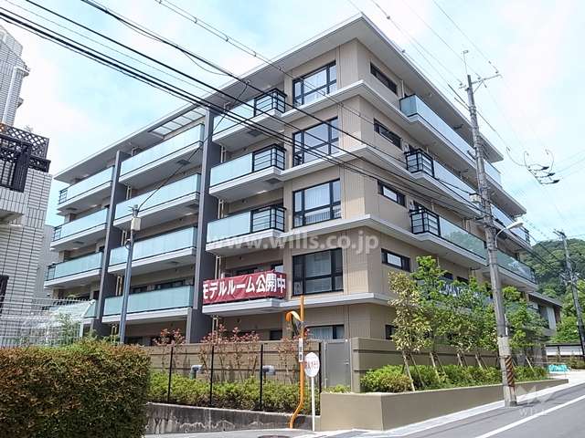 ユニハイムエクシア池田城山の外観（南東側から）