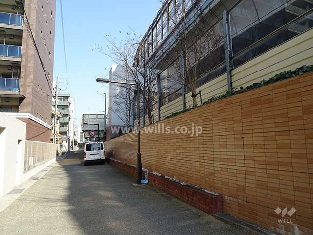 敷地南側の前面道路