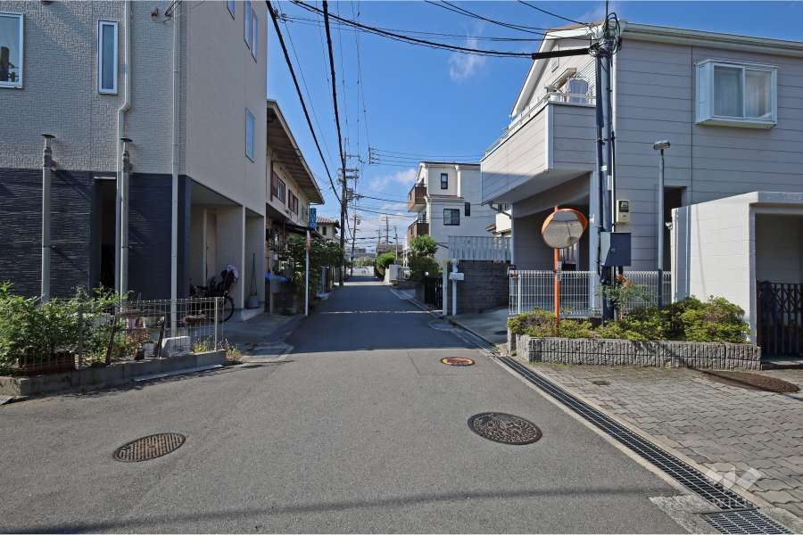 敷地南側前面道路