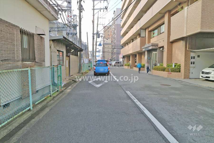 南東側前面道路（北東側から）