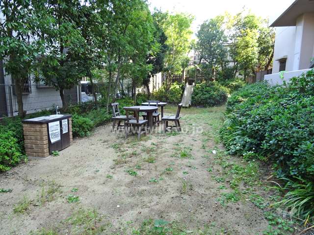 敷地内の公園