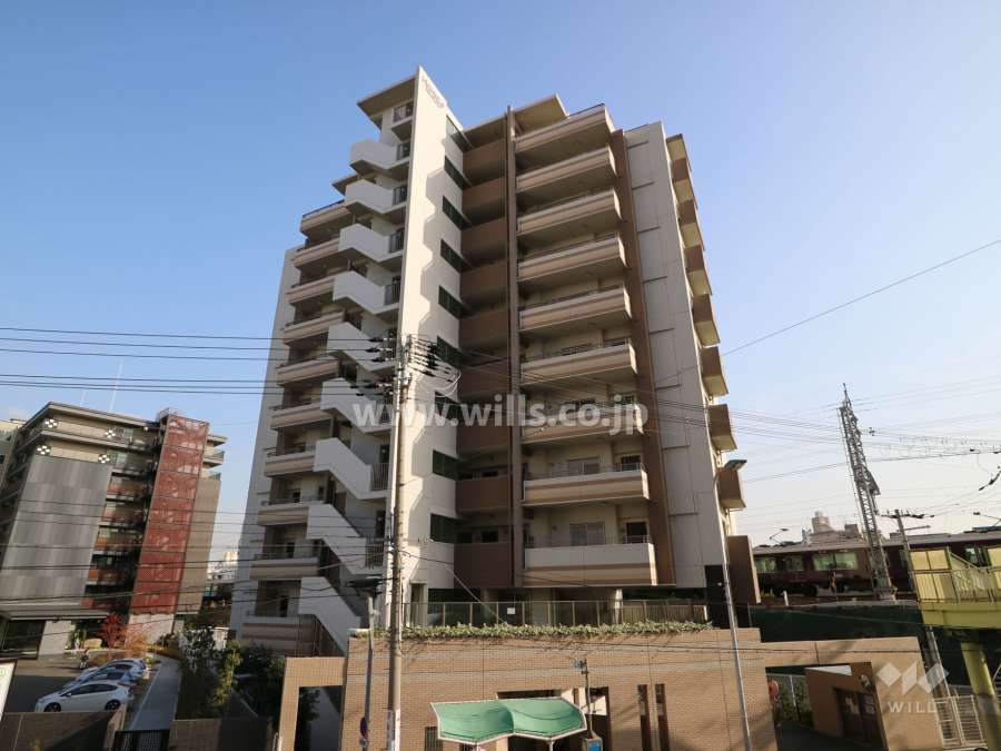 ハイネスクラウズ上新庄の外観(北西側から)