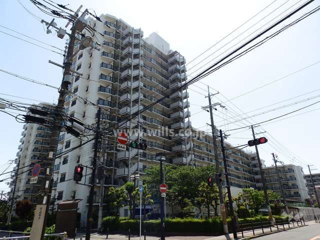 コスモザパークスイースト１の外観（北東側から）