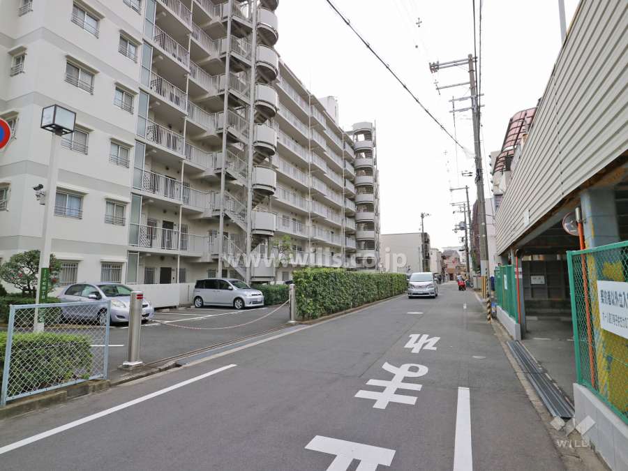 敷地北西側の前面道路。
