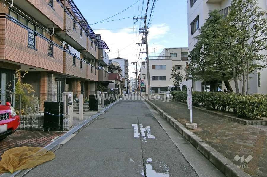 敷地北側の前面道路