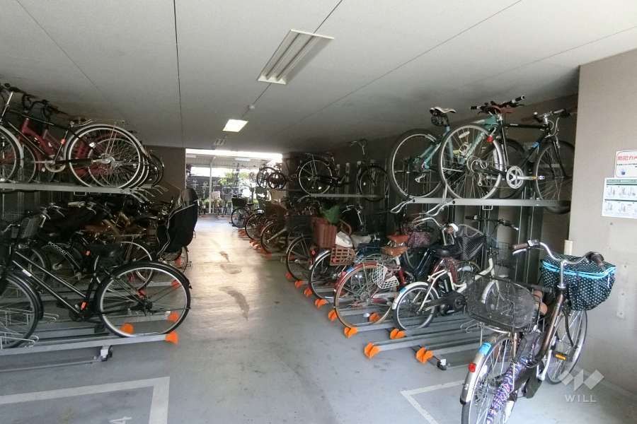 屋内に設けられた駐輪場