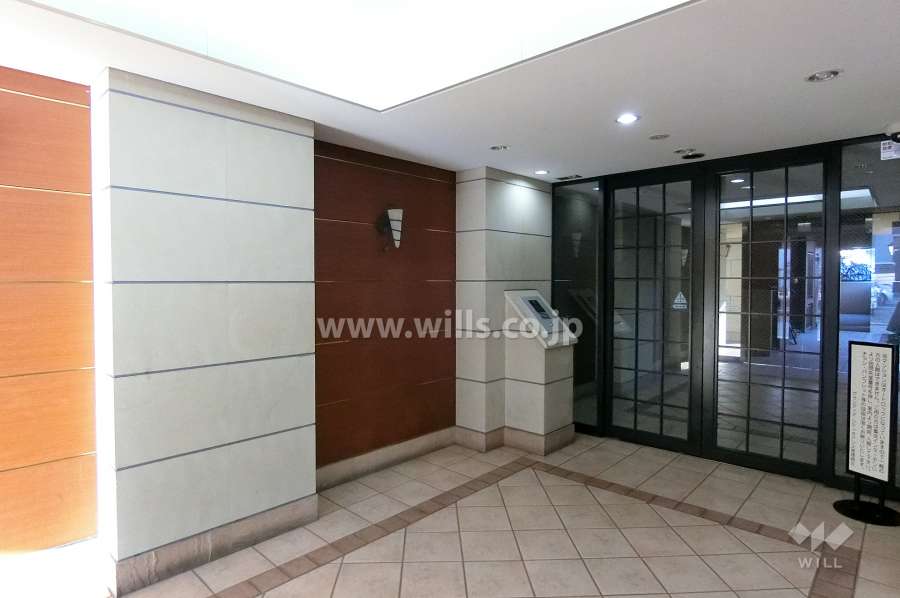 エントランスはオートロック付きです