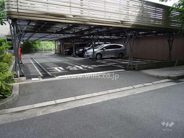 駐車場出入り口