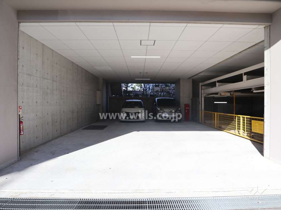敷地内駐車場(屋内平面式と屋外機械式)