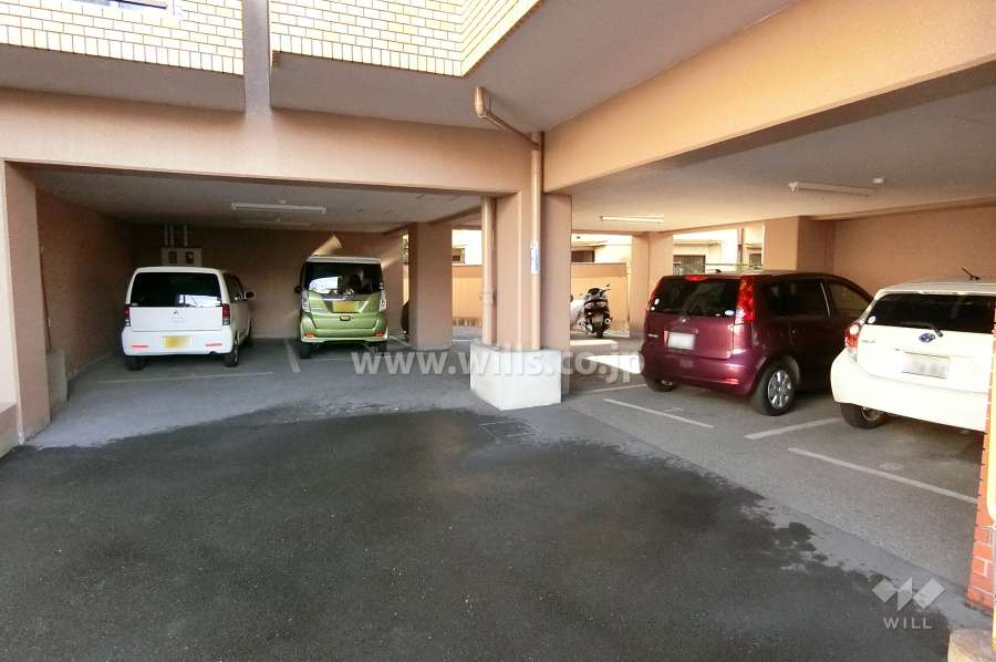 敷地内駐車場（屋内平面式）