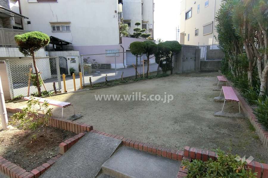 敷地内に設けられた公園