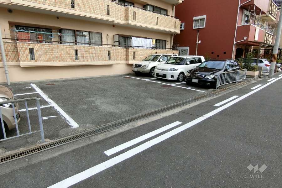 駐車場出入り口