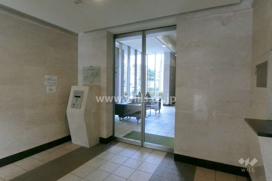 エントランスはオートロック付きです