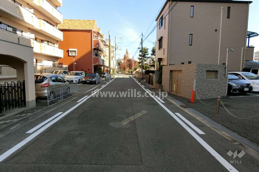 敷地北側の前面道路