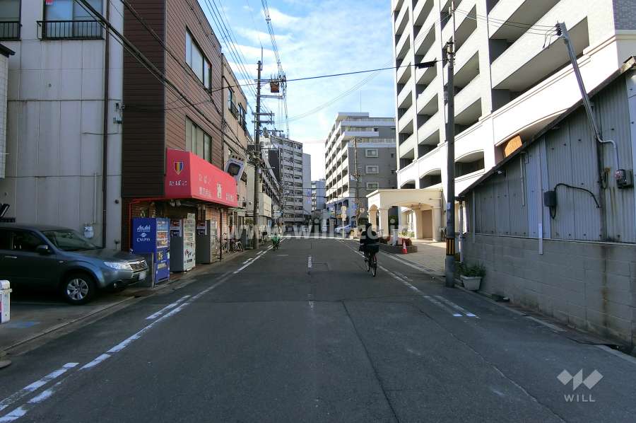 敷地南側の前面道路