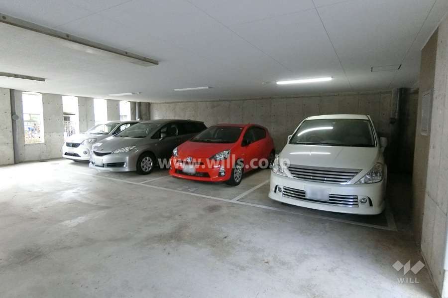 敷地内駐車場（屋内平面式）