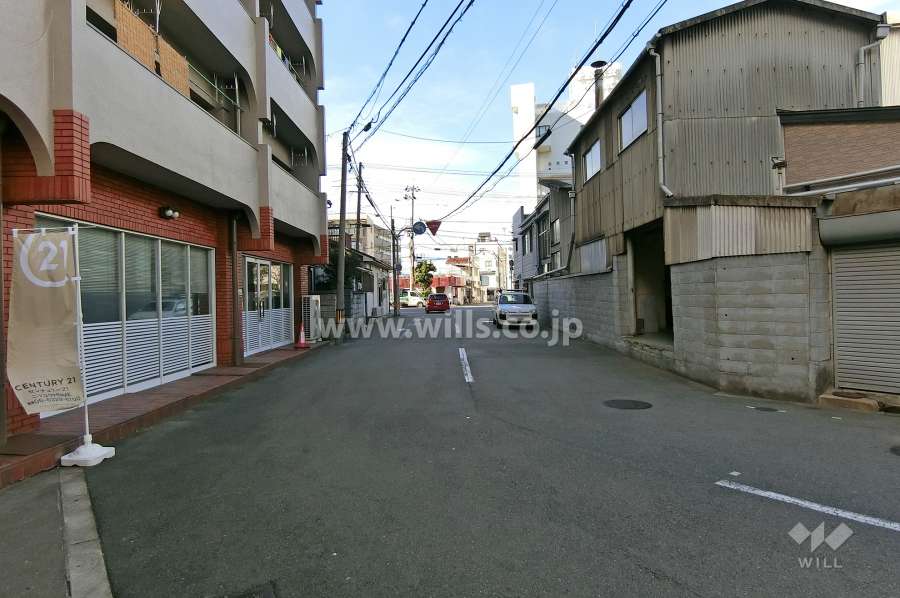 敷地北側の前面道路