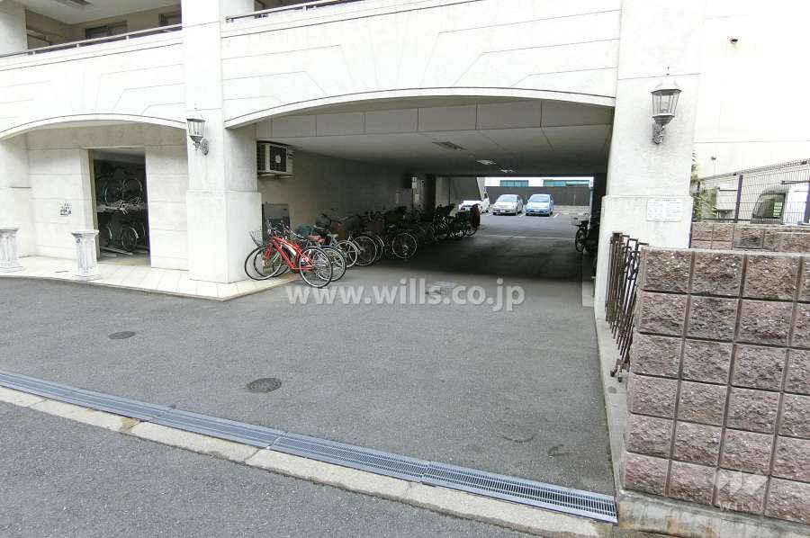 駐車場出入り口