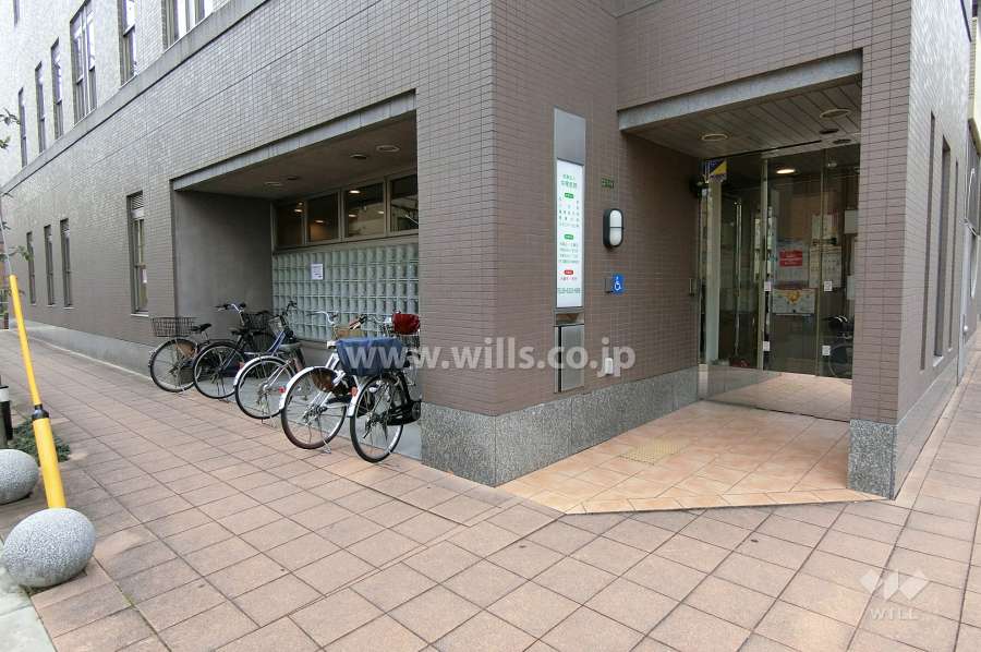 1階には店舗が入っています。