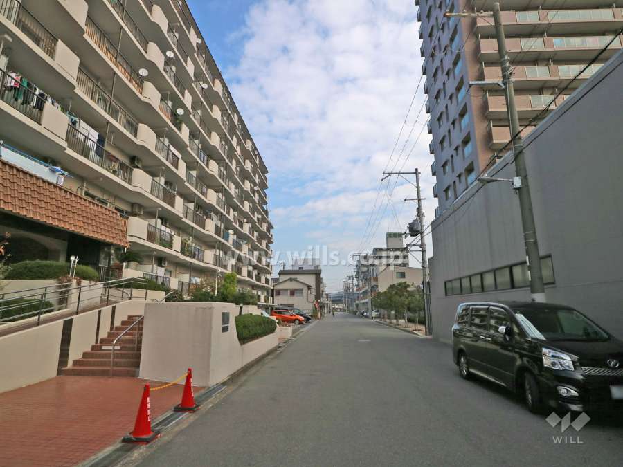 敷地南東側の前面道路