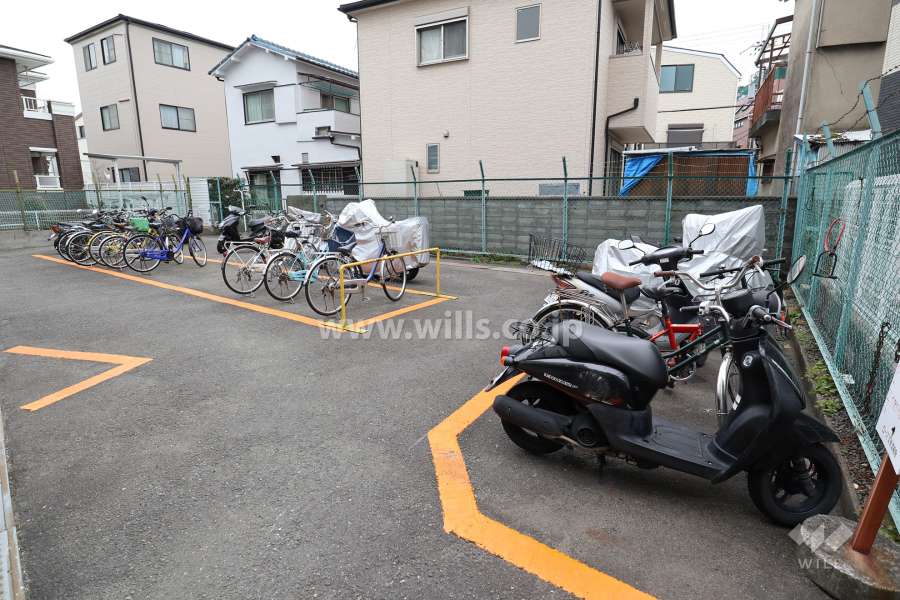 敷地内バイク置き場、駐輪スペース