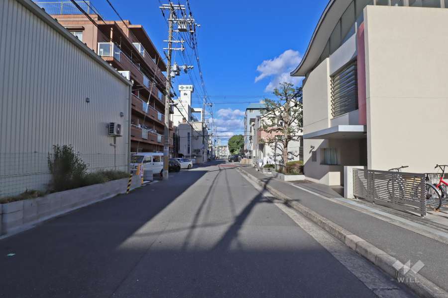 敷地北西側の前面道路