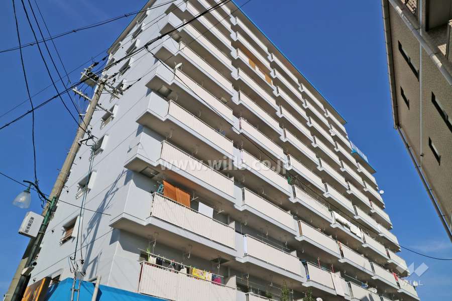ライオンズマンション東淀川の外観（南側から）