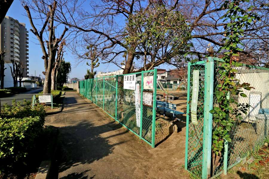 近隣の児童遊園