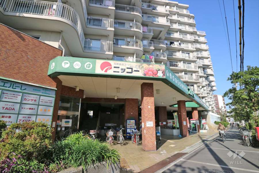 棟内にあるスーパー