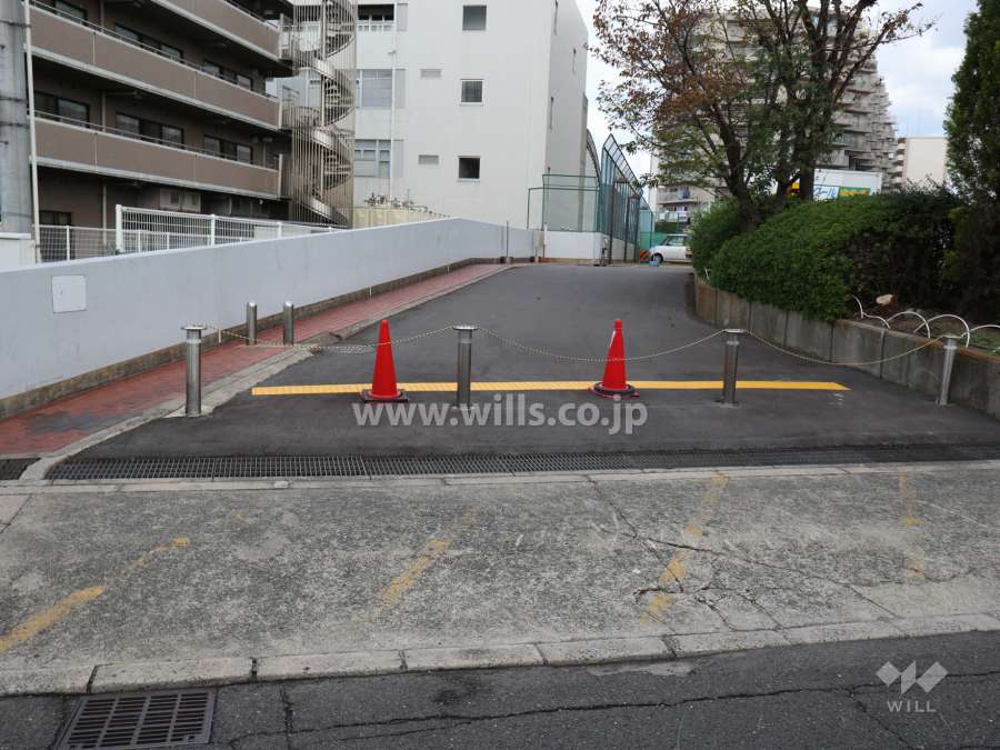 駐車場出入り口(ロボットゲート)