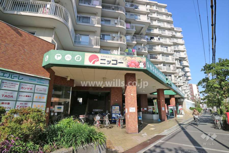 棟内にあるスーパー