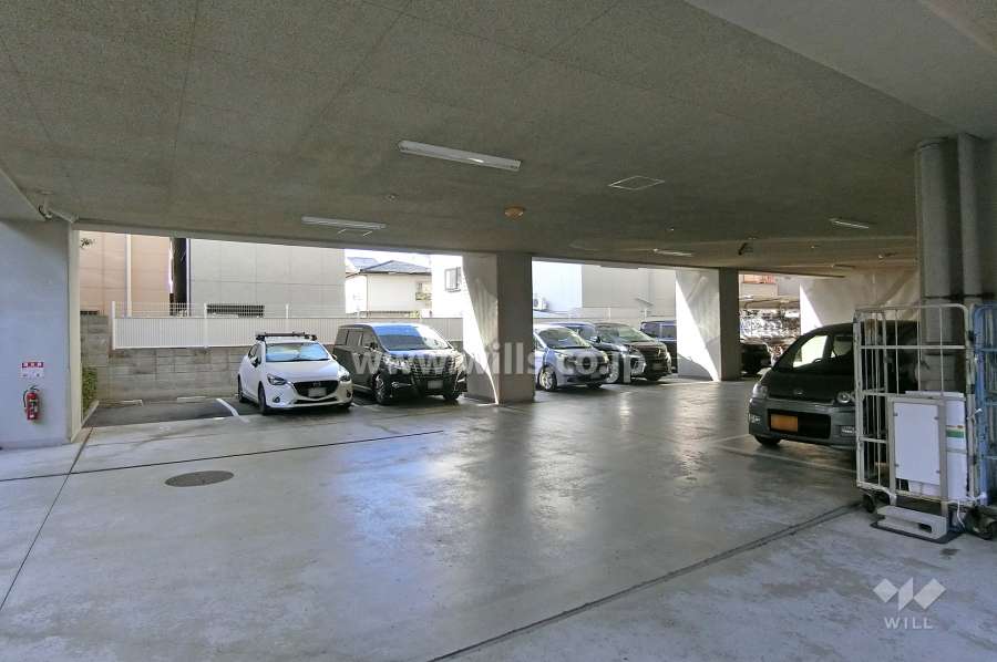 敷地内駐車場（屋内平面式）