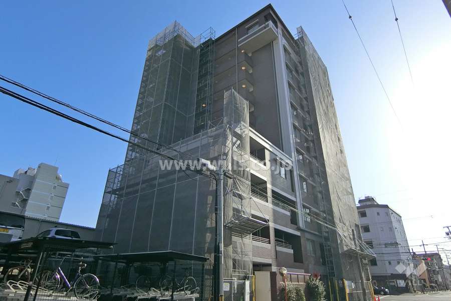 プロパレス上新庄レフィナードの外観（北西側から）※平成31年1月現在大規模修繕工事中