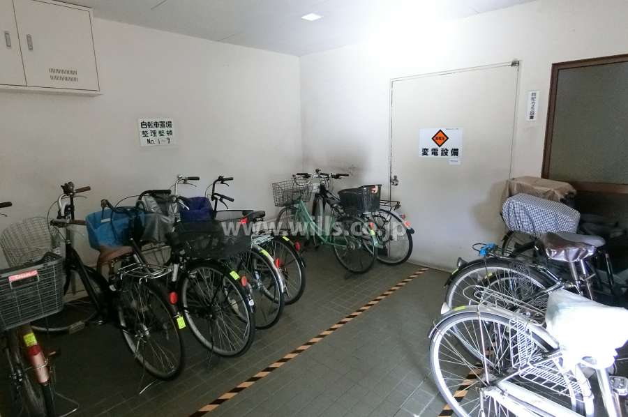 屋内に設けられた駐輪場